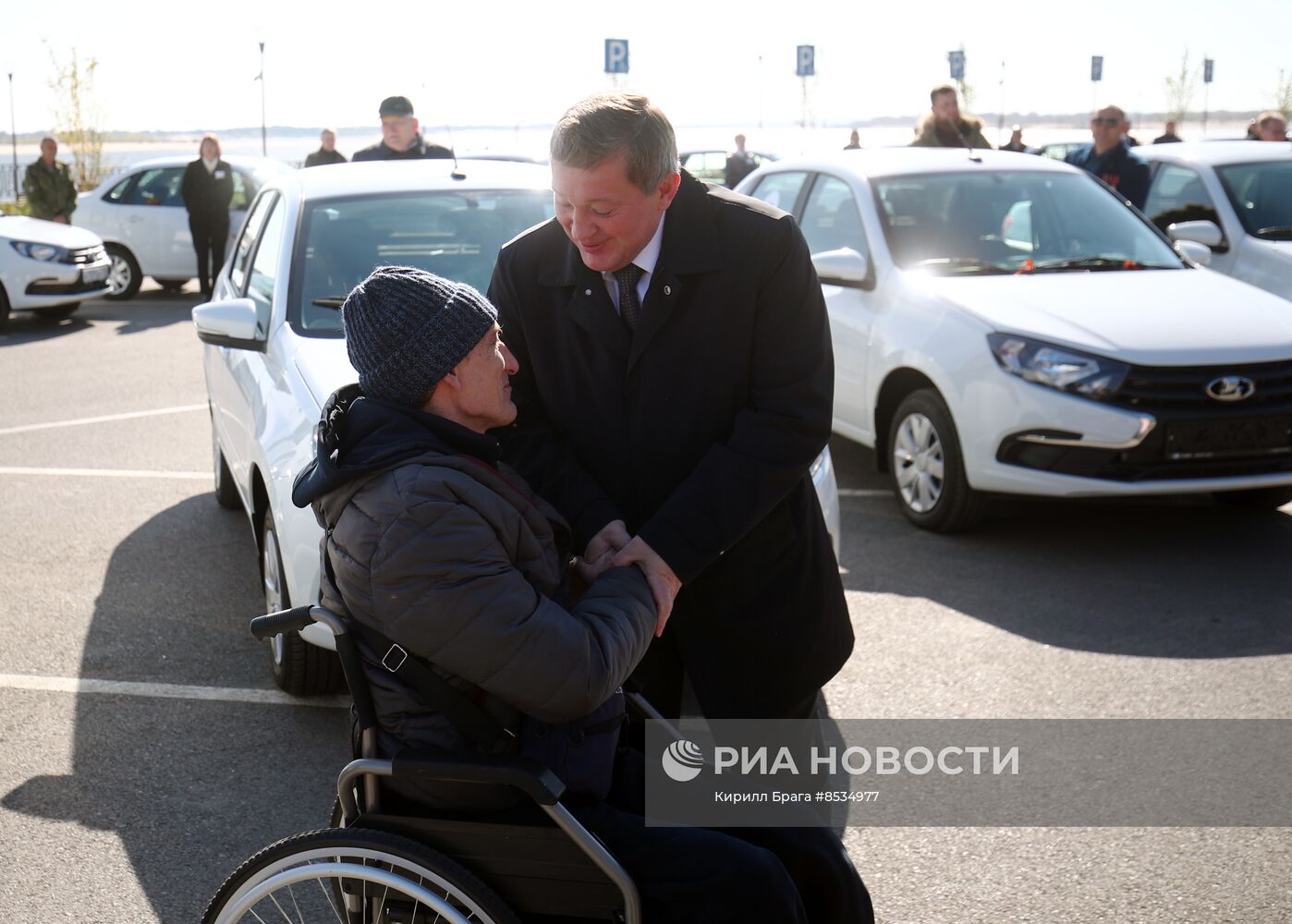 В Волгограде передали новые автомобили участникам боевых действий | РИА  Новости Медиабанк