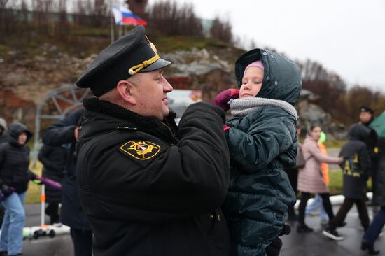 Встреча кораблей Северного флота из арктического похода в Североморске