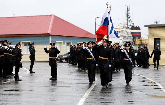Встреча кораблей Северного флота из арктического похода в Североморске