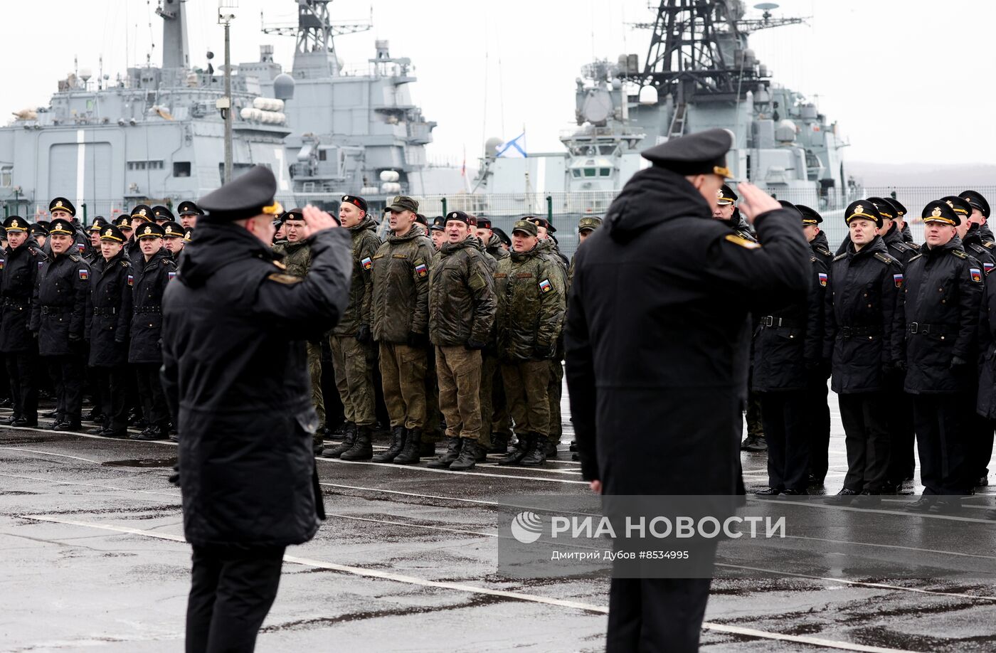 Встреча кораблей Северного флота из арктического похода в Североморске