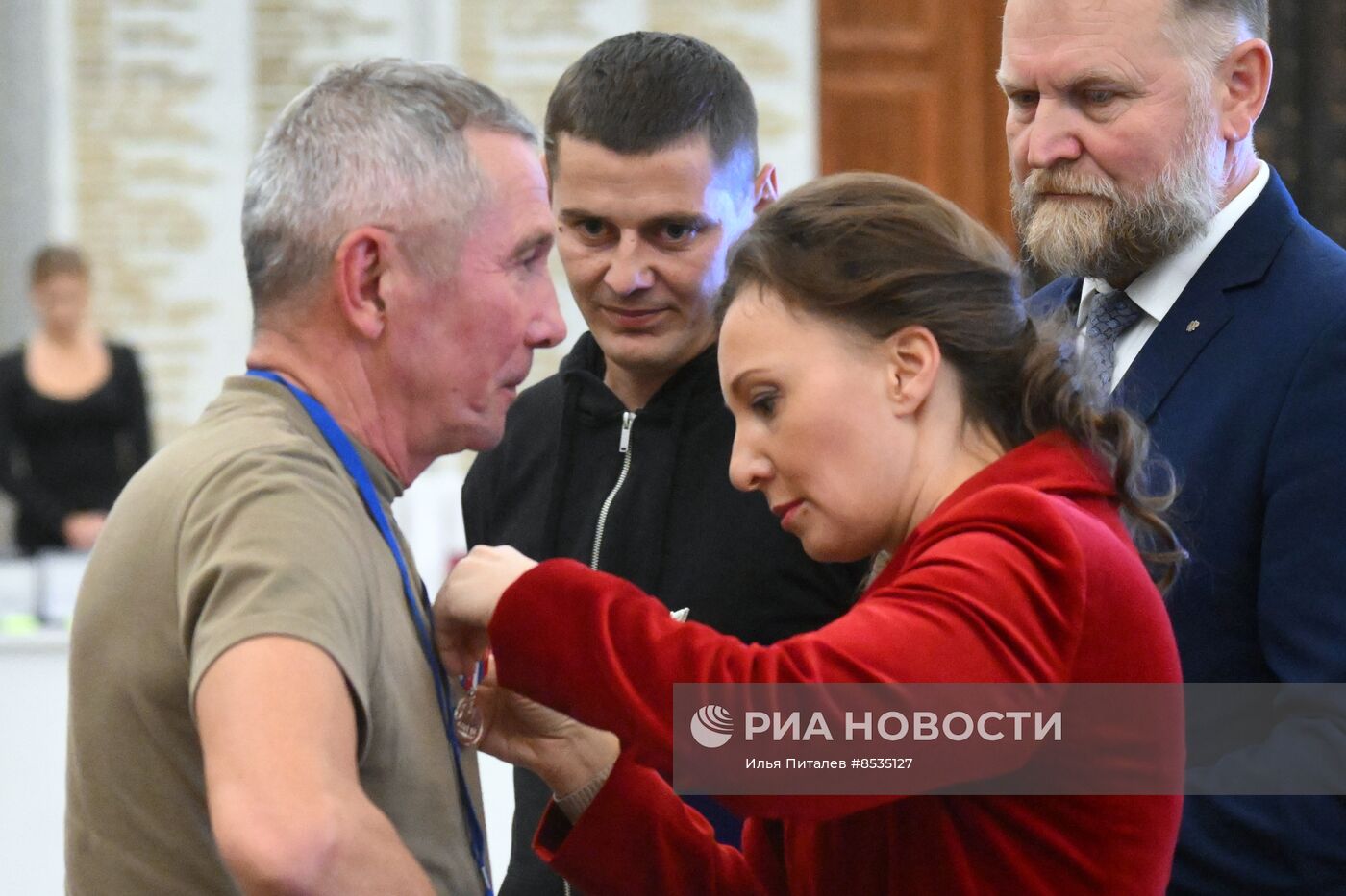 Вручение медалей общественного признания "Отец солдата"