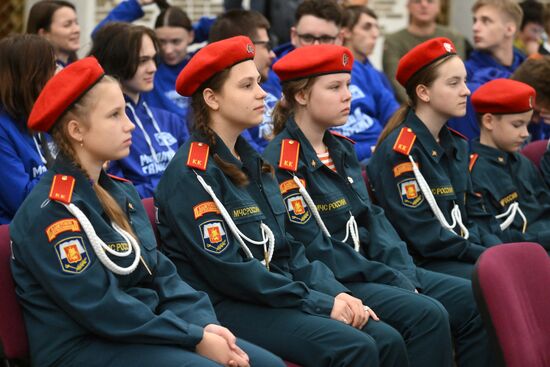 Вручение медалей общественного признания "Отец солдата"