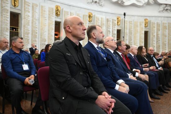 Вручение медалей общественного признания "Отец солдата"