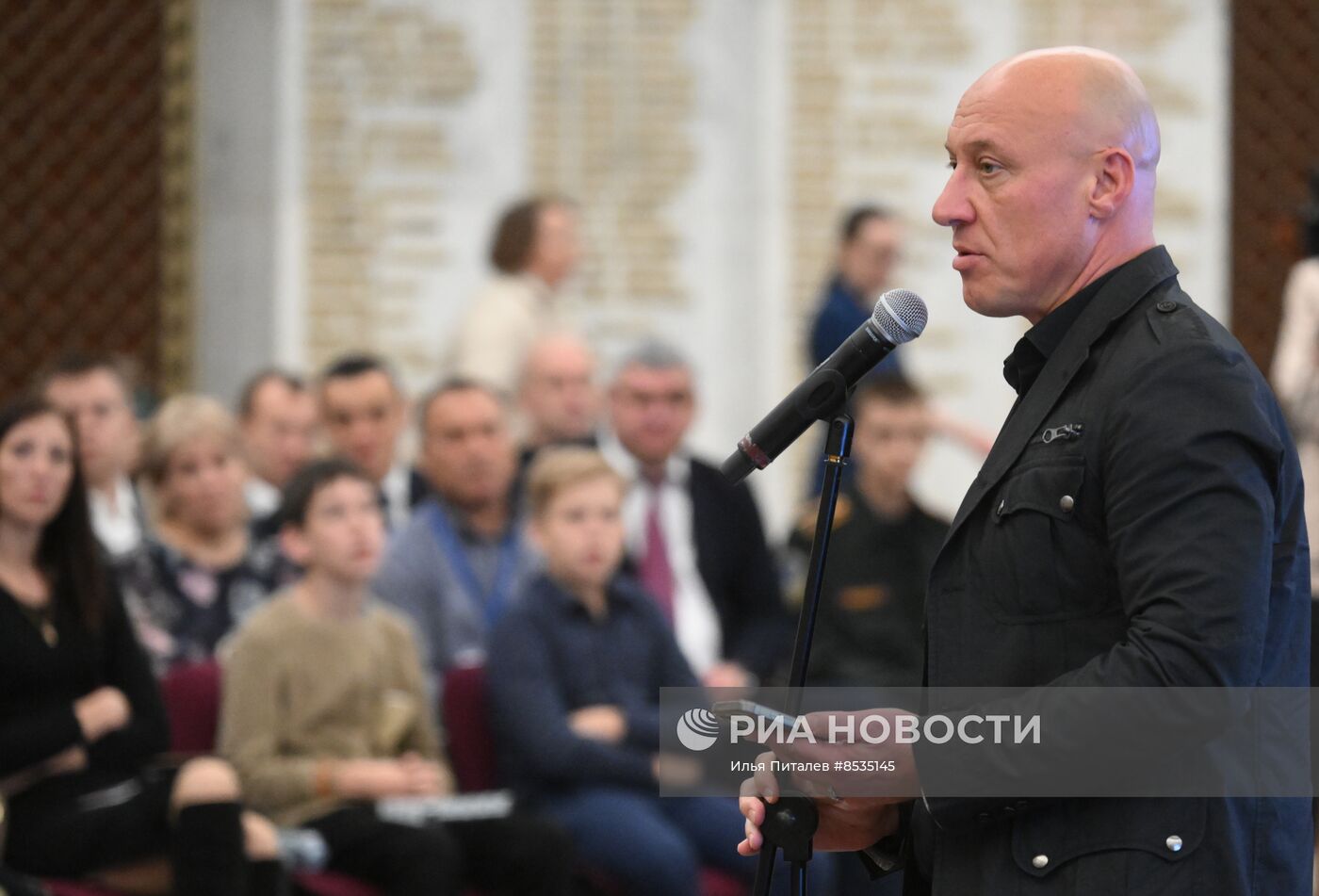 Вручение медалей общественного признания "Отец солдата"