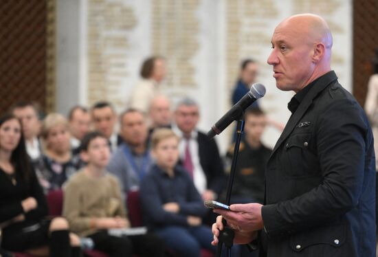 Вручение медалей общественного признания "Отец солдата"