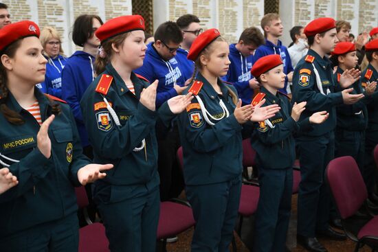 Вручение медалей общественного признания "Отец солдата"