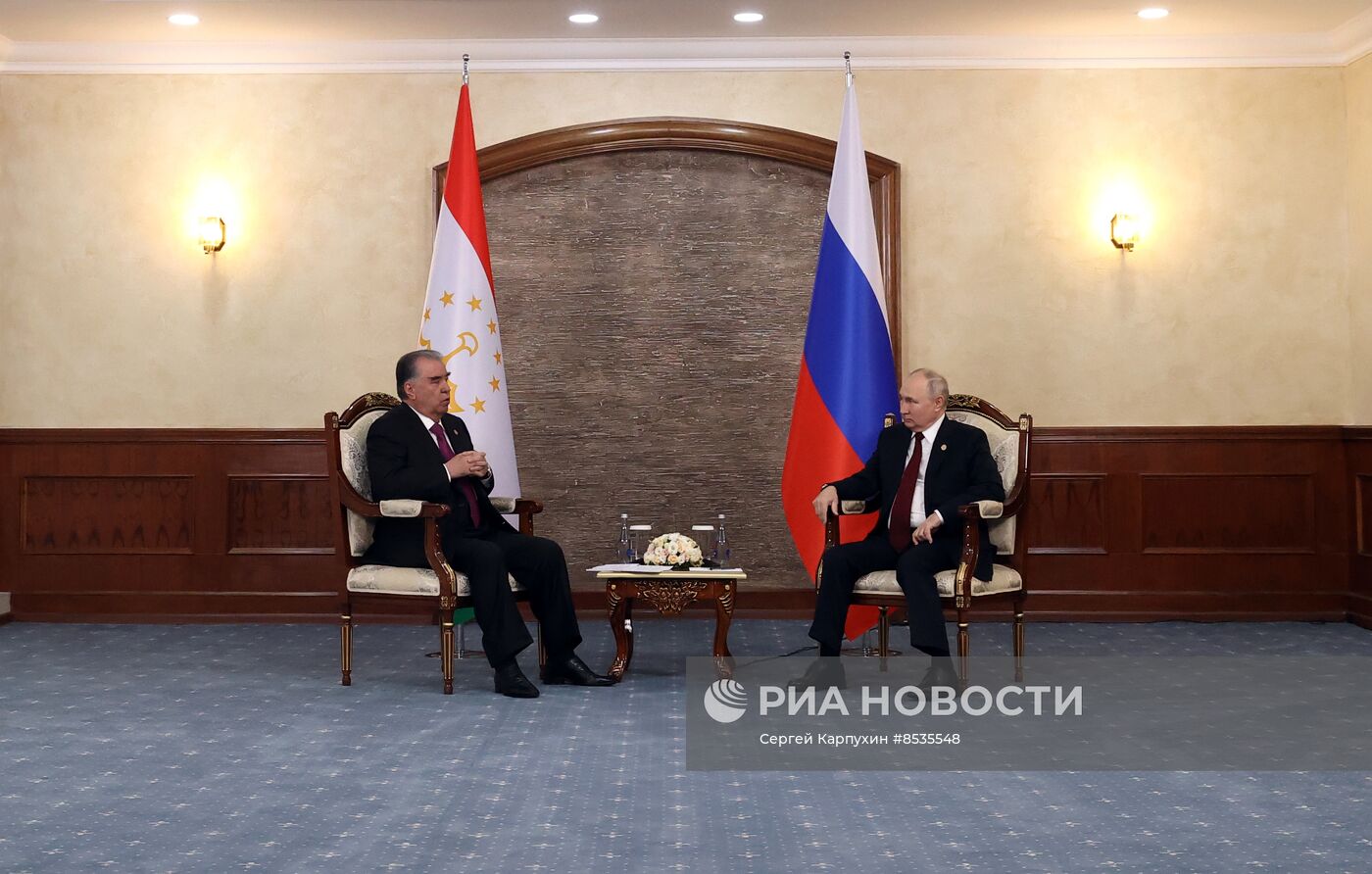 Официальный визит президента РФ В. Путина в Киргизию. День второй