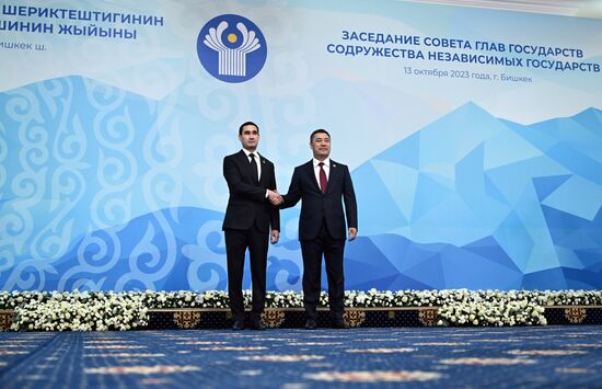 Официальный визит президента РФ В. Путина в Киргизию. День второй