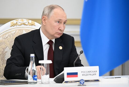 Официальный визит президента РФ В. Путина в Киргизию. День второй