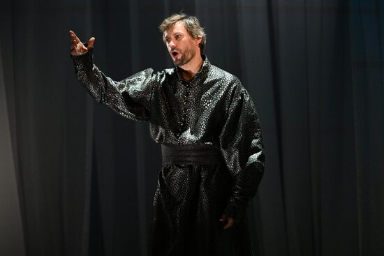 Хлестаков малый театр. Малый театр капитанская. Малый театр капитанская. Малый театр капитанская. Малый театр капитанская.