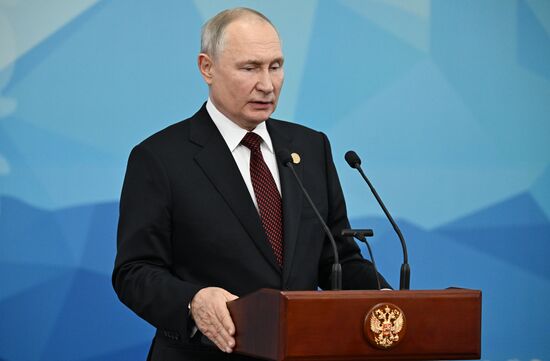 Официальный визит президента РФ В. Путина в Киргизию. День второй