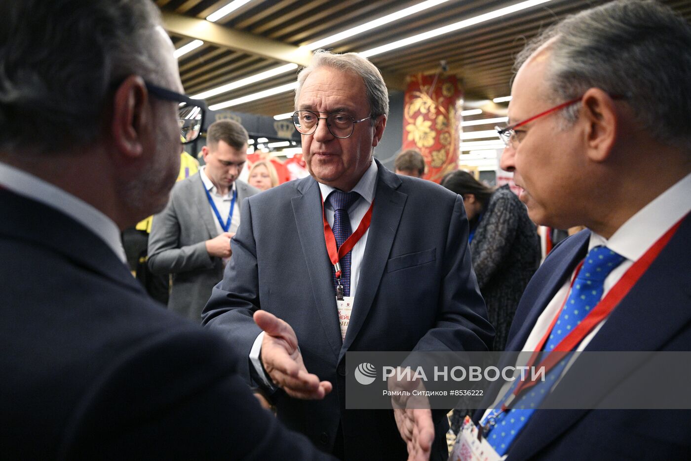 Встреча глав дипломатических представительств дружественных государств с И. Винер