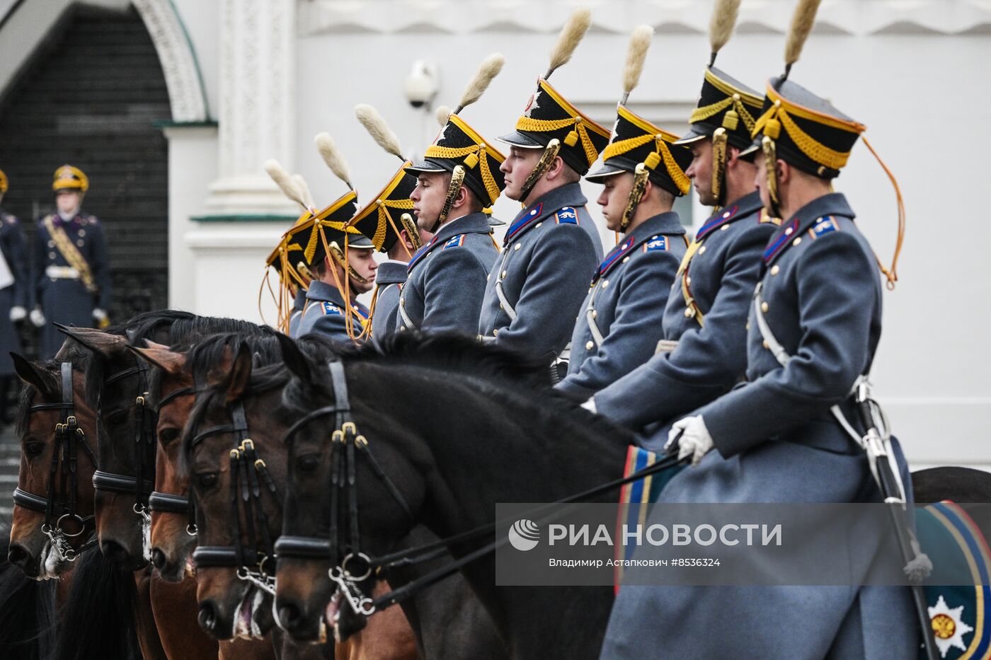 Церемония развода пеших и конных караулов Президентского полка ФСО России