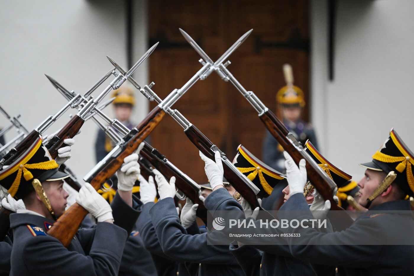 Церемония развода пеших и конных караулов Президентского полка ФСО России