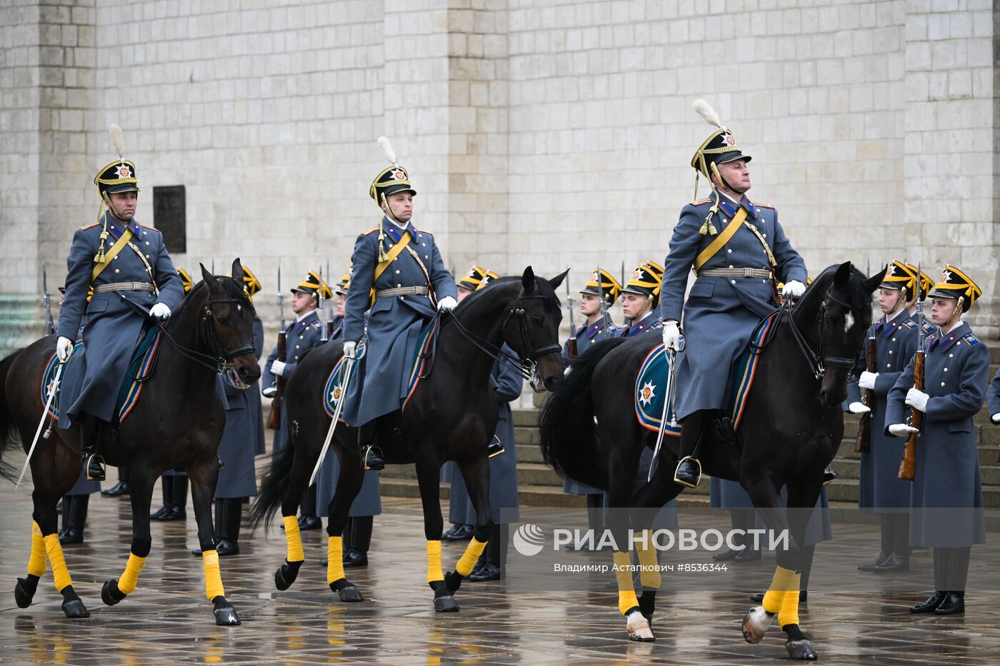 Церемония развода пеших и конных караулов Президентского полка ФСО России