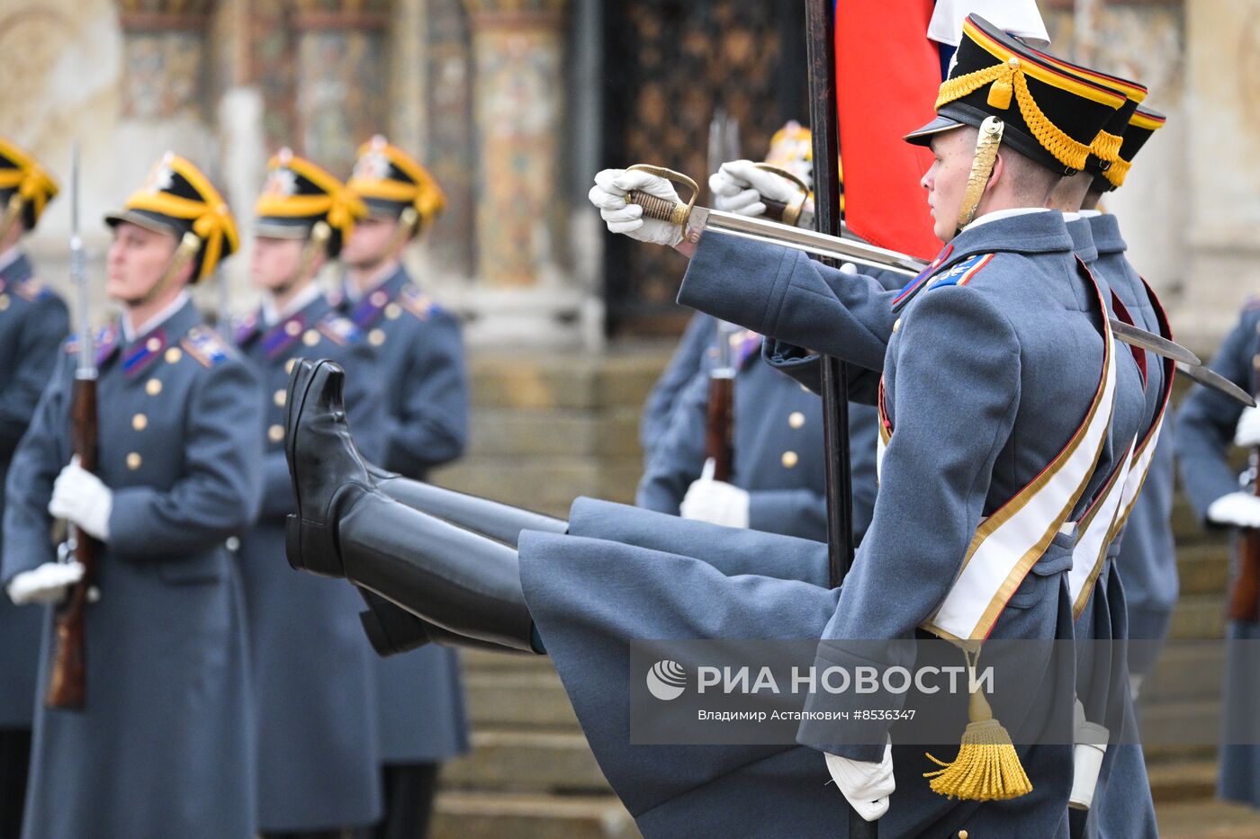 Церемония развода пеших и конных караулов Президентского полка ФСО России