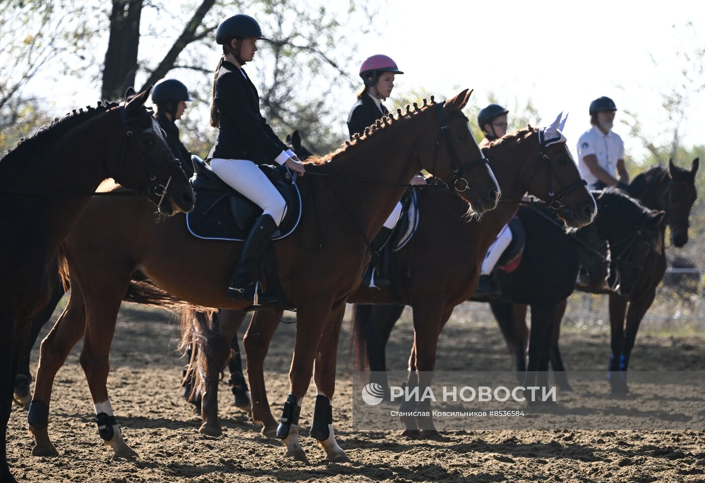 Спортивная школа по конному спорту в Луганске