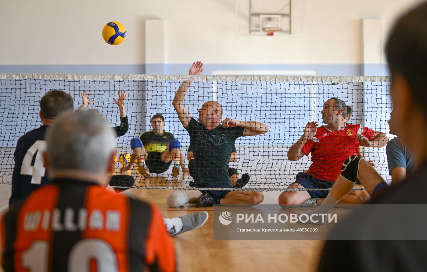 Команда по волейболу для людей с ограниченными возможностями в Луганске