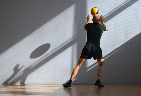 Команда по волейболу для людей с ограниченными возможностями в Луганске