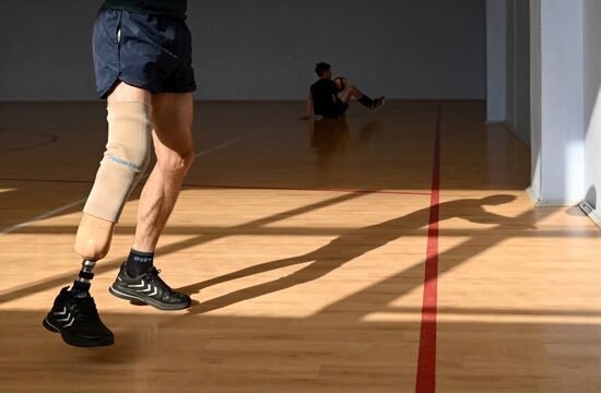 Команда по волейболу для людей с ограниченными возможностями в Луганске