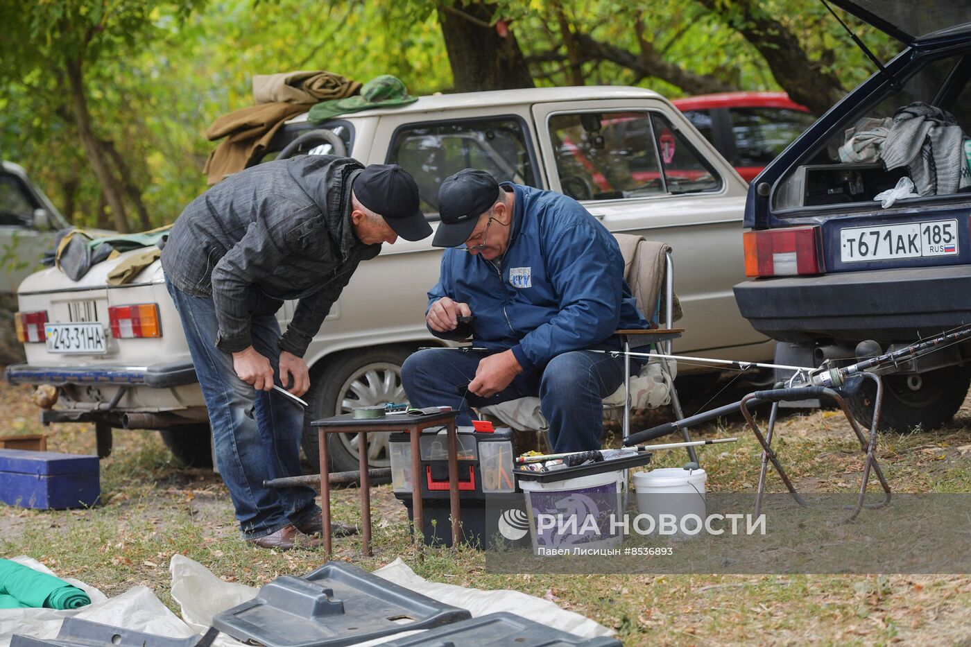 "Блошиный рынок" в садах Филибера в Мелитополе