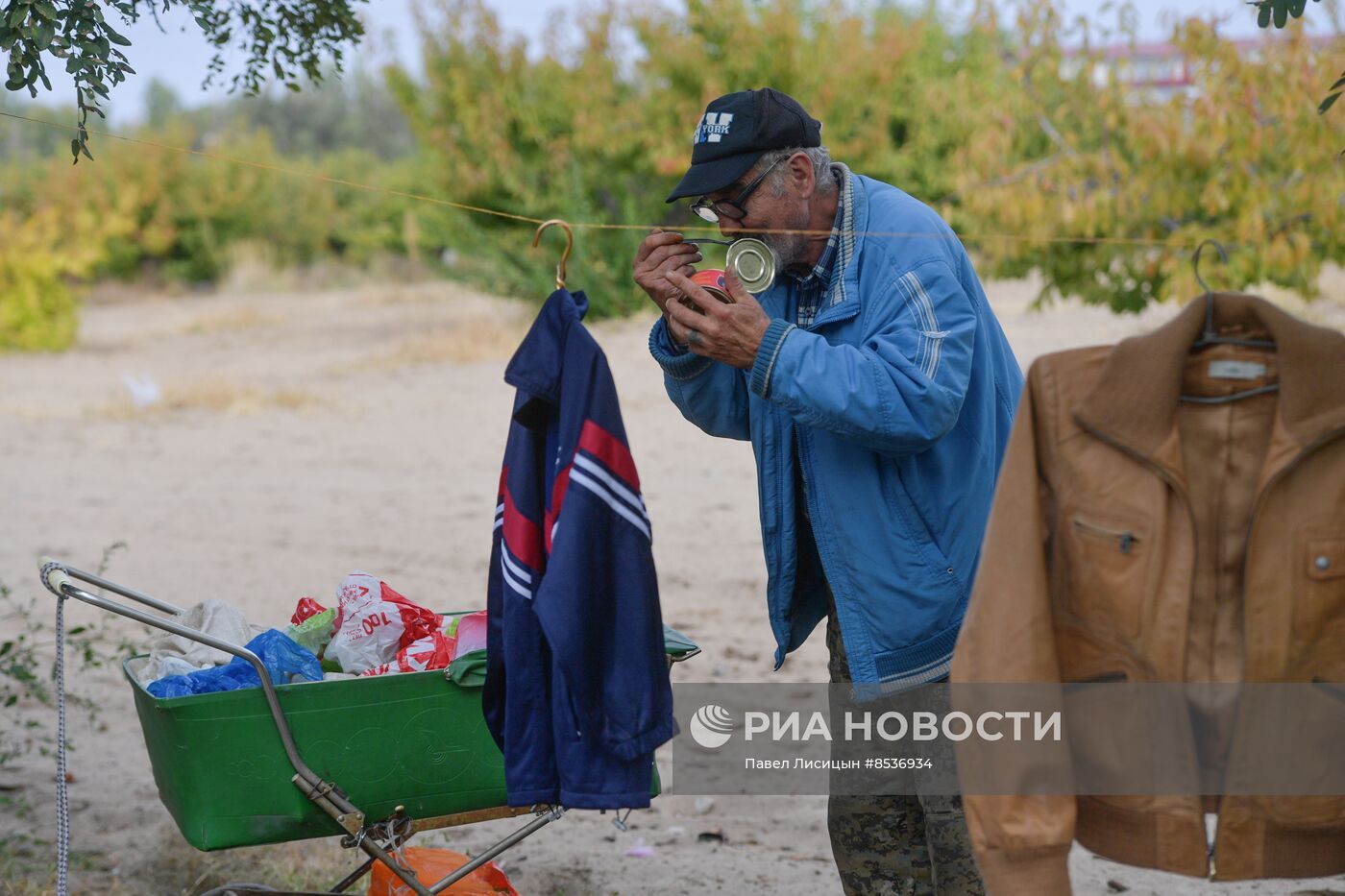 "Блошиный рынок" в садах Филибера в Мелитополе