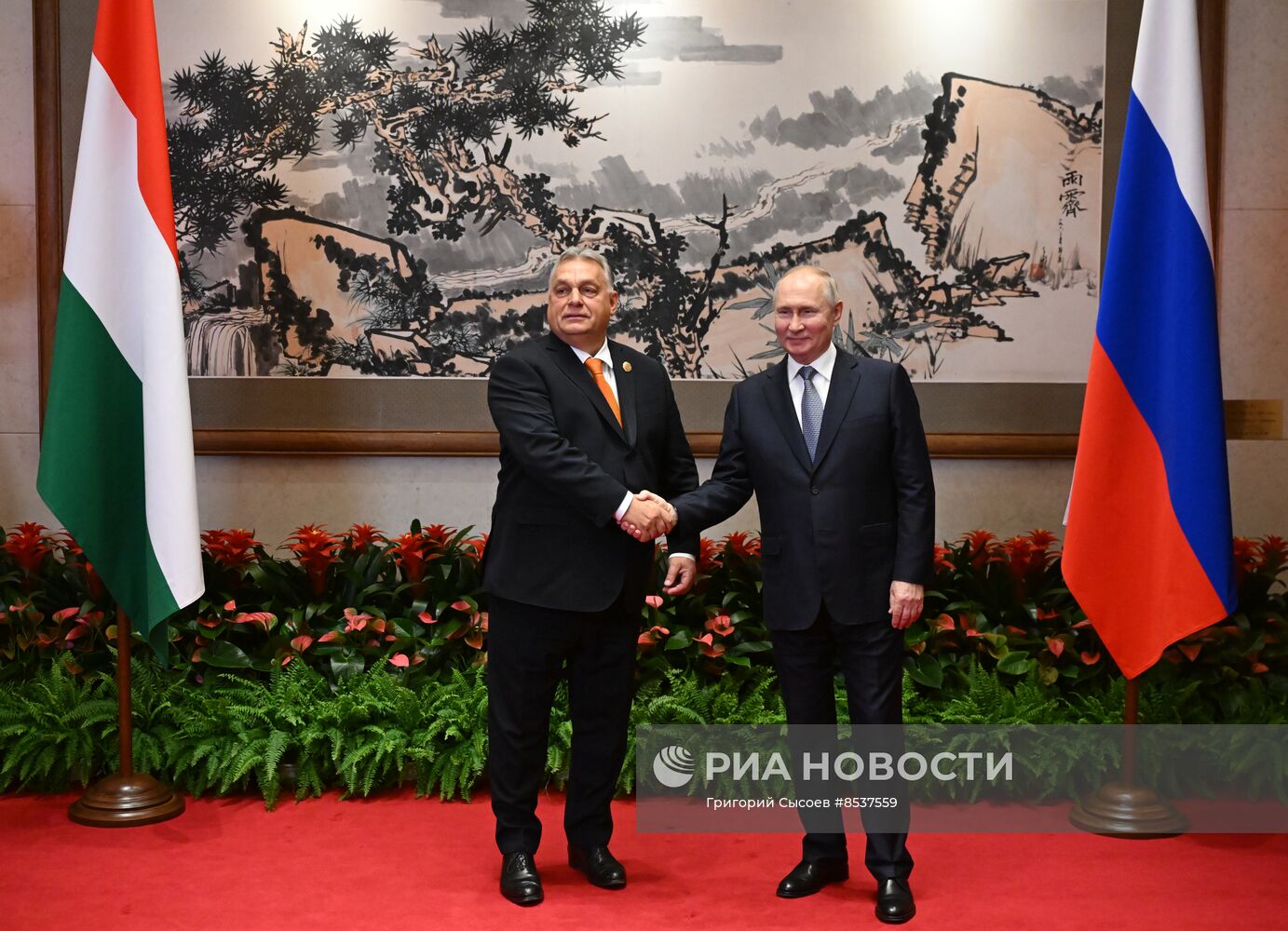 Визит президента РФ В. Путина в Китай для участия в мероприятиях третьего Международного форума "Один пояс, один путь"