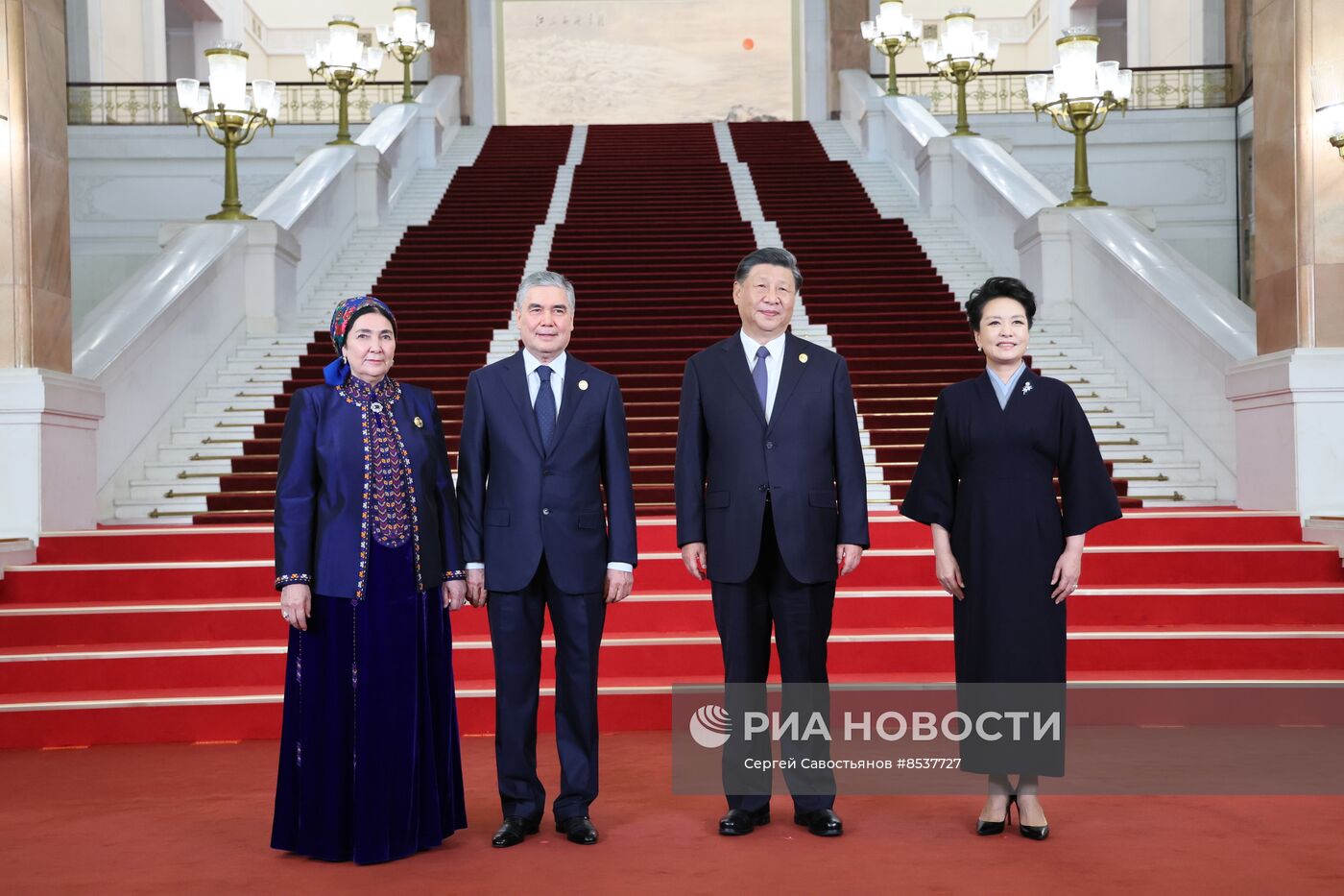 Визит президента РФ В. Путина в Китай для участия в мероприятиях третьего Международного форума "Один пояс, один путь"