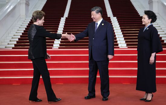 Визит президента РФ В. Путина в Китай для участия в мероприятиях третьего Международного форума "Один пояс, один путь"