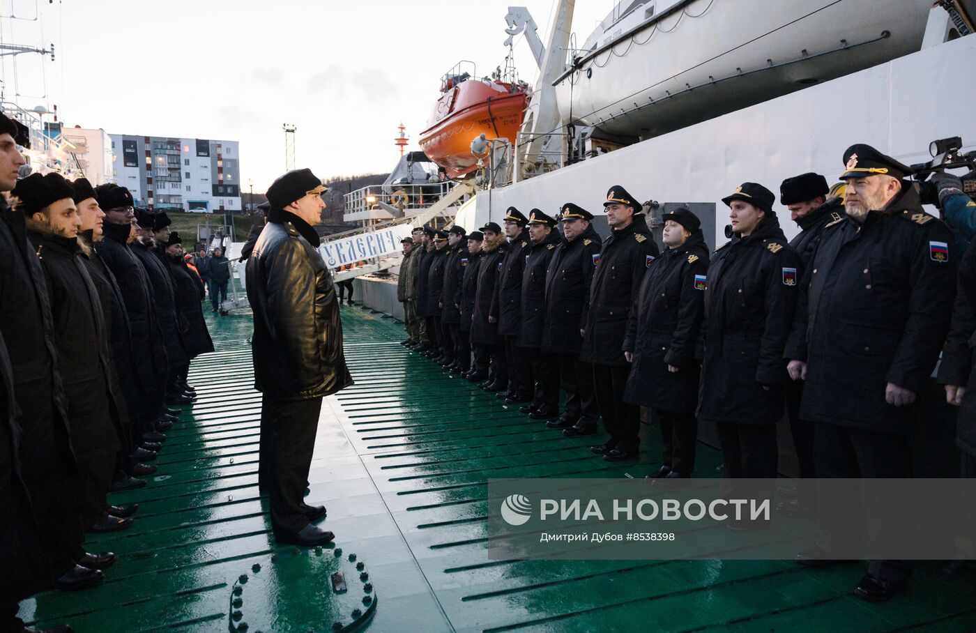 Встреча гидрографического судна Северного флота из экспедиции