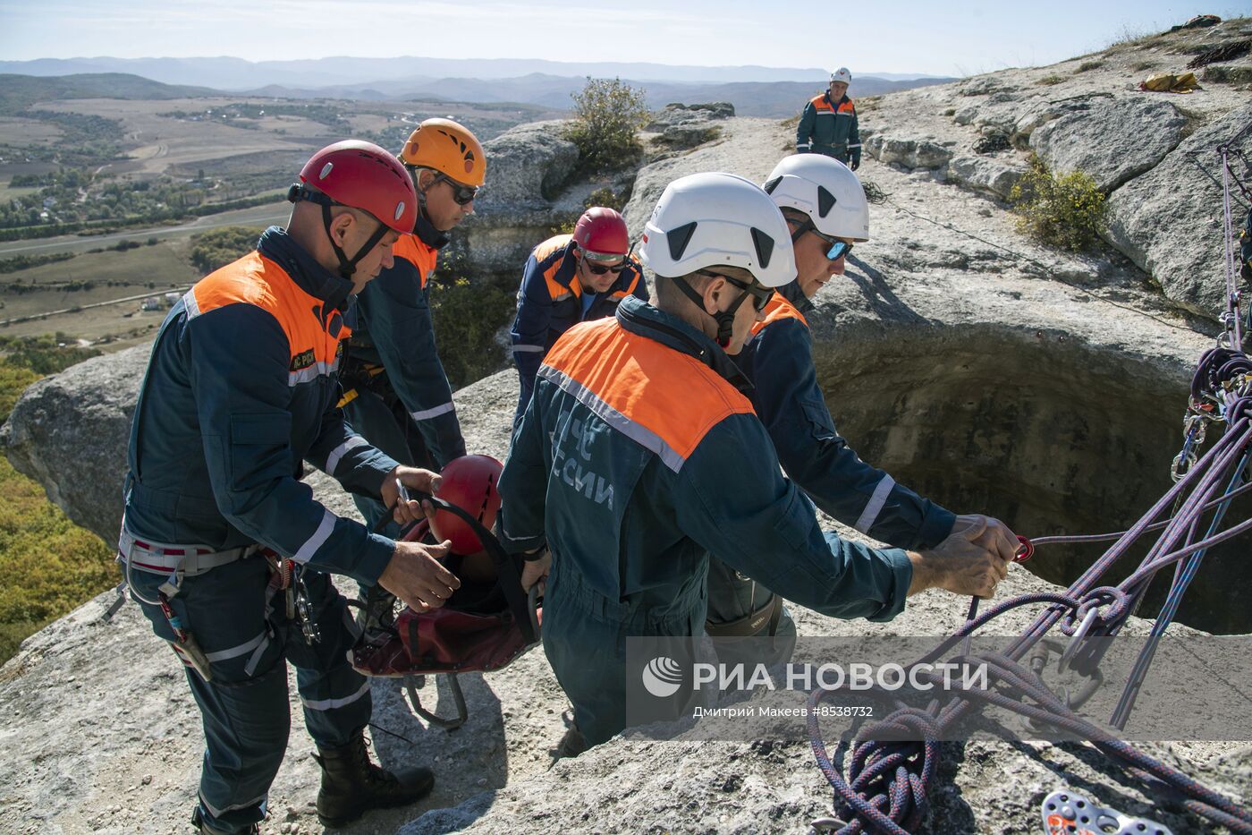 Тренировка подразделений МЧС в Крыму