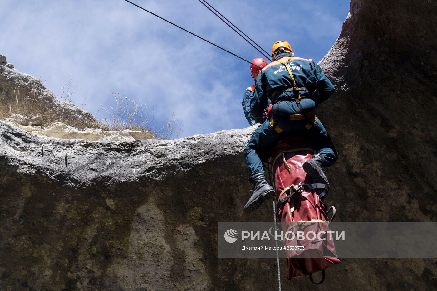 Тренировка подразделений МЧС в Крыму