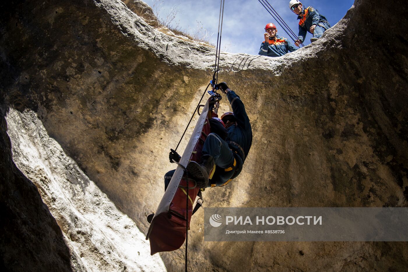 Тренировка подразделений МЧС в Крыму