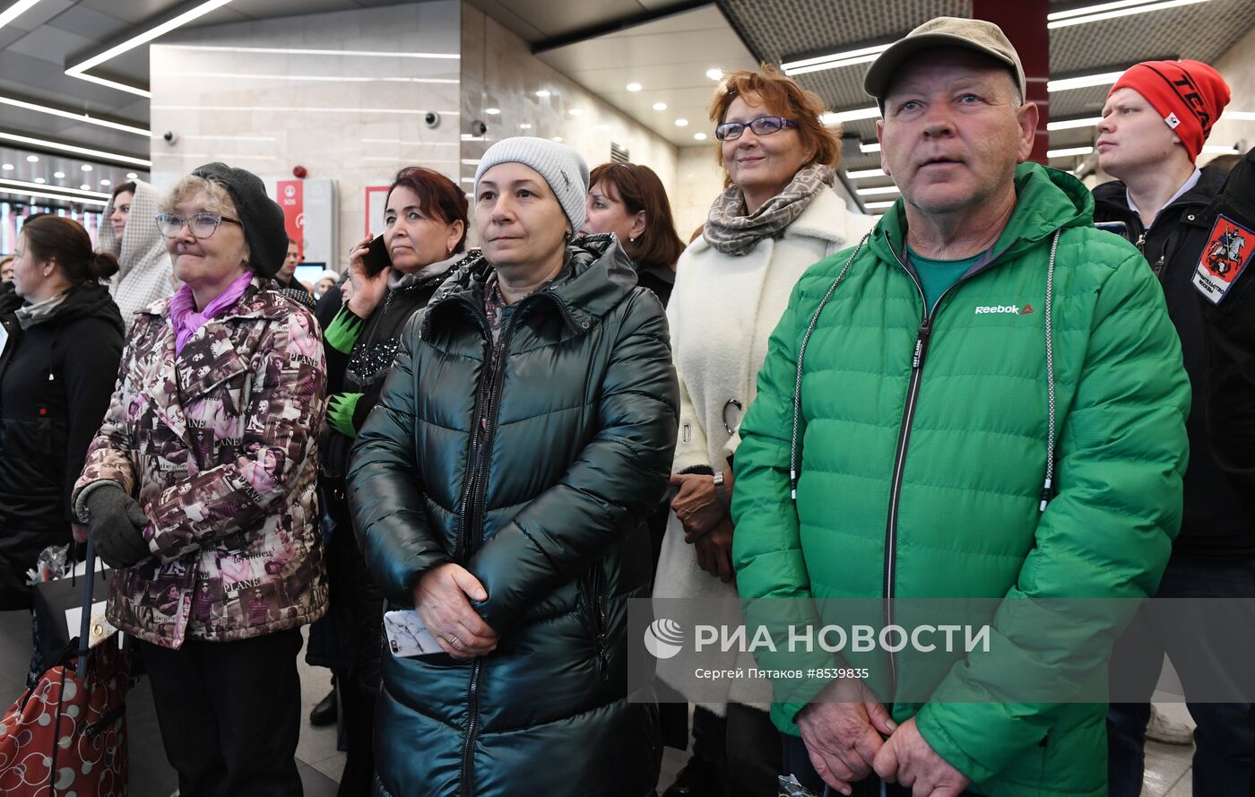 Презентация спектакля "Человек-амфибия" в московском метро 