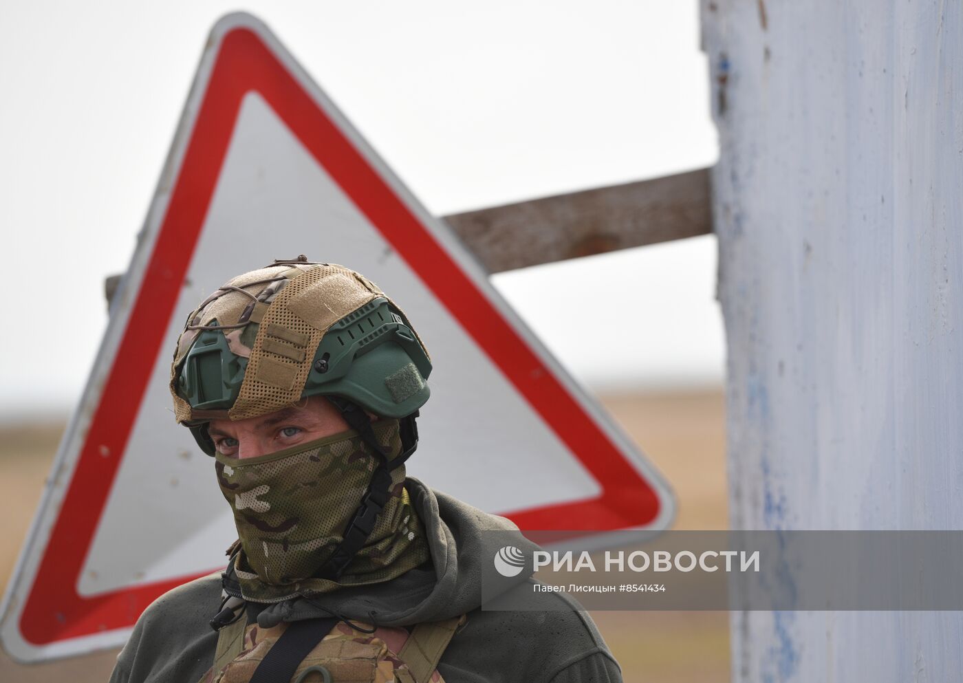 Подготовка подразделений отдельной казачьей бригады "Днепр" на полигоне в Запорожской области