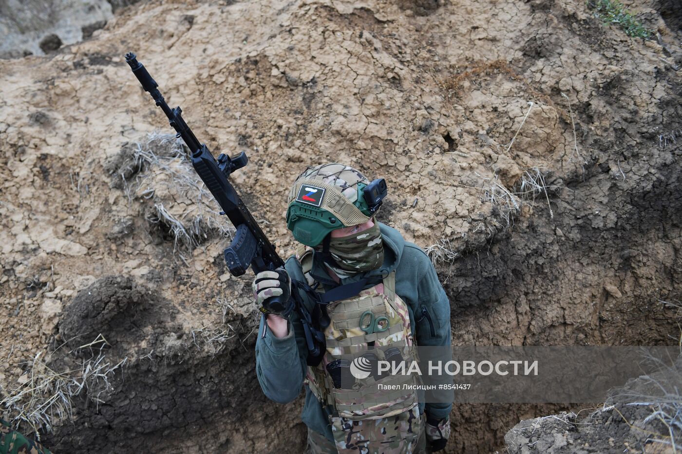 Подготовка подразделений отдельной казачьей бригады "Днепр" на полигоне в Запорожской области