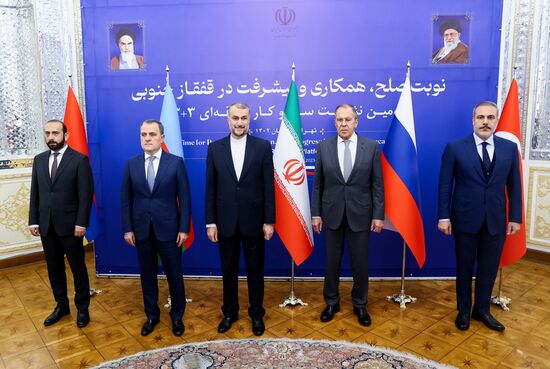 Визит главы МИД РФ С. Лаврова в Иран