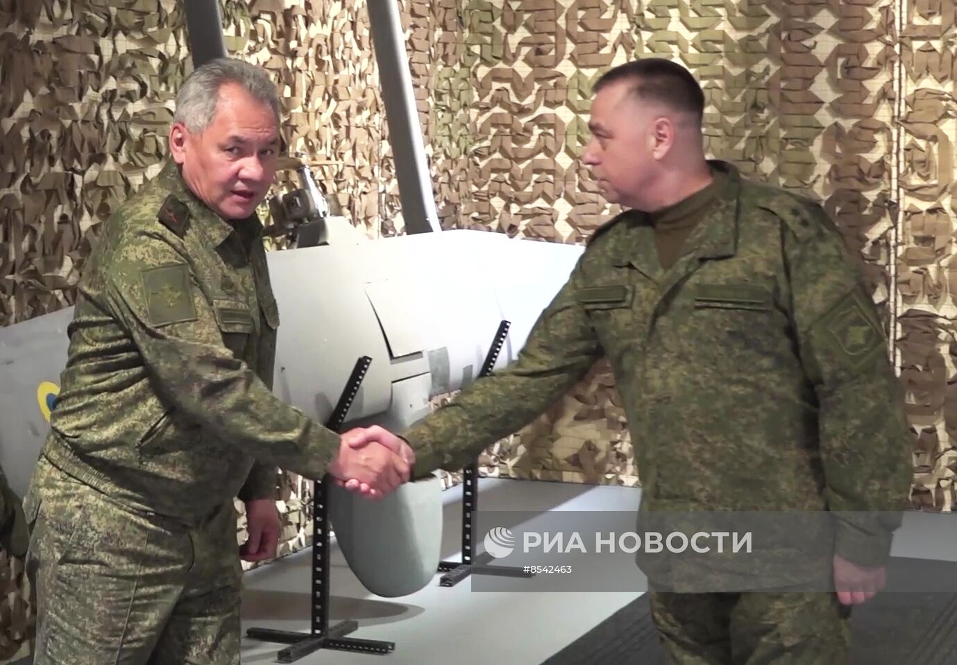 Глава Минобороны РФ С. Шойгу проверил передовой пункт группировки "Восток"