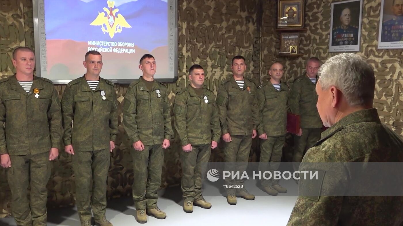 Глава Минобороны РФ С. Шойгу проверил передовой пункт группировки "Восток"