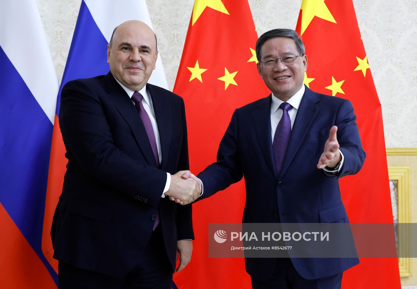 Премьер-министр РФ М. Мишустин принял участие в работе межправительственного совета стран ЕАЭС и Совета глав правительств СНГ и государств - членов ШОС в Бишкеке