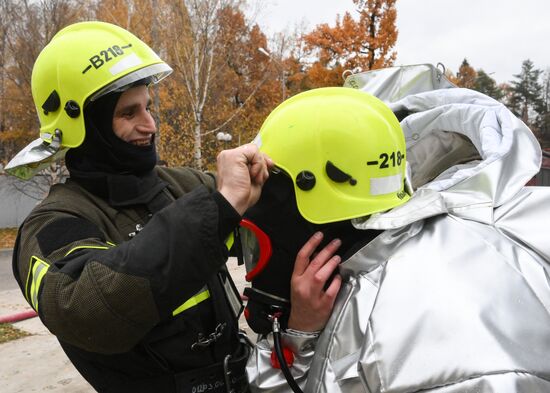Тренировка пожарных и спасателей Москвы 