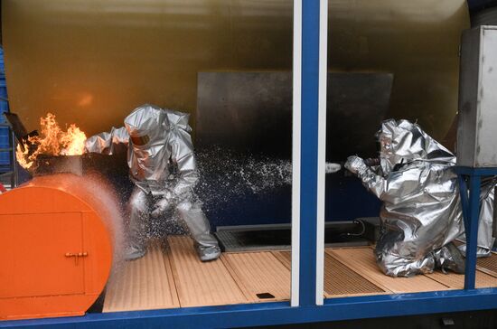 Тренировка пожарных и спасателей Москвы 