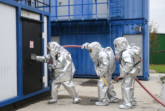 Тренировка пожарных и спасателей Москвы 