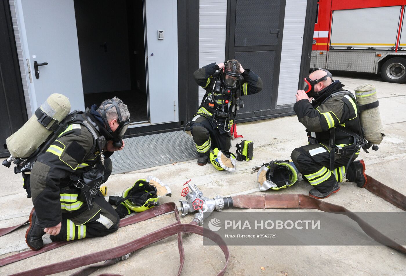 Тренировка пожарных и спасателей Москвы 