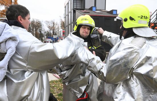 Тренировка пожарных и спасателей Москвы 