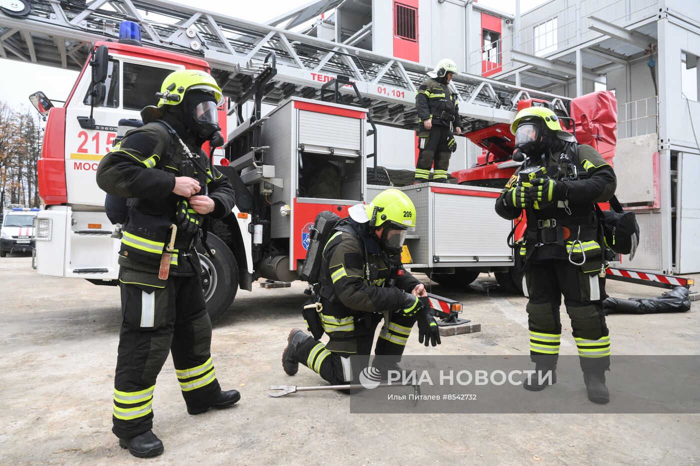 Тренировка пожарных и спасателей Москвы 