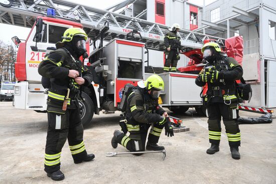 Тренировка пожарных и спасателей Москвы 