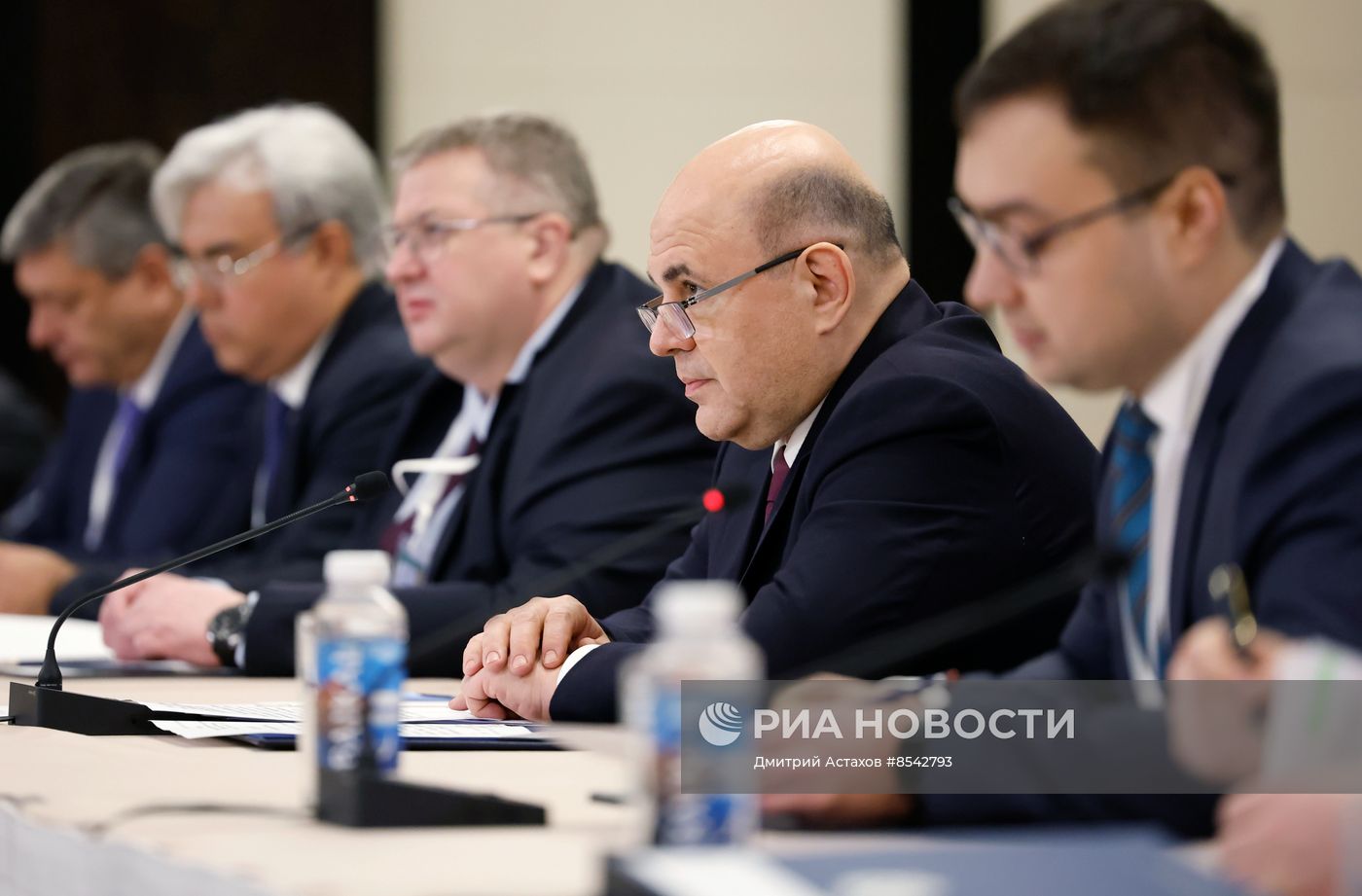 Премьер-министр РФ М. Мишустин принял участие в работе межправительственного совета стран ЕАЭС и Совета глав правительств СНГ и государств - членов ШОС в Бишкеке