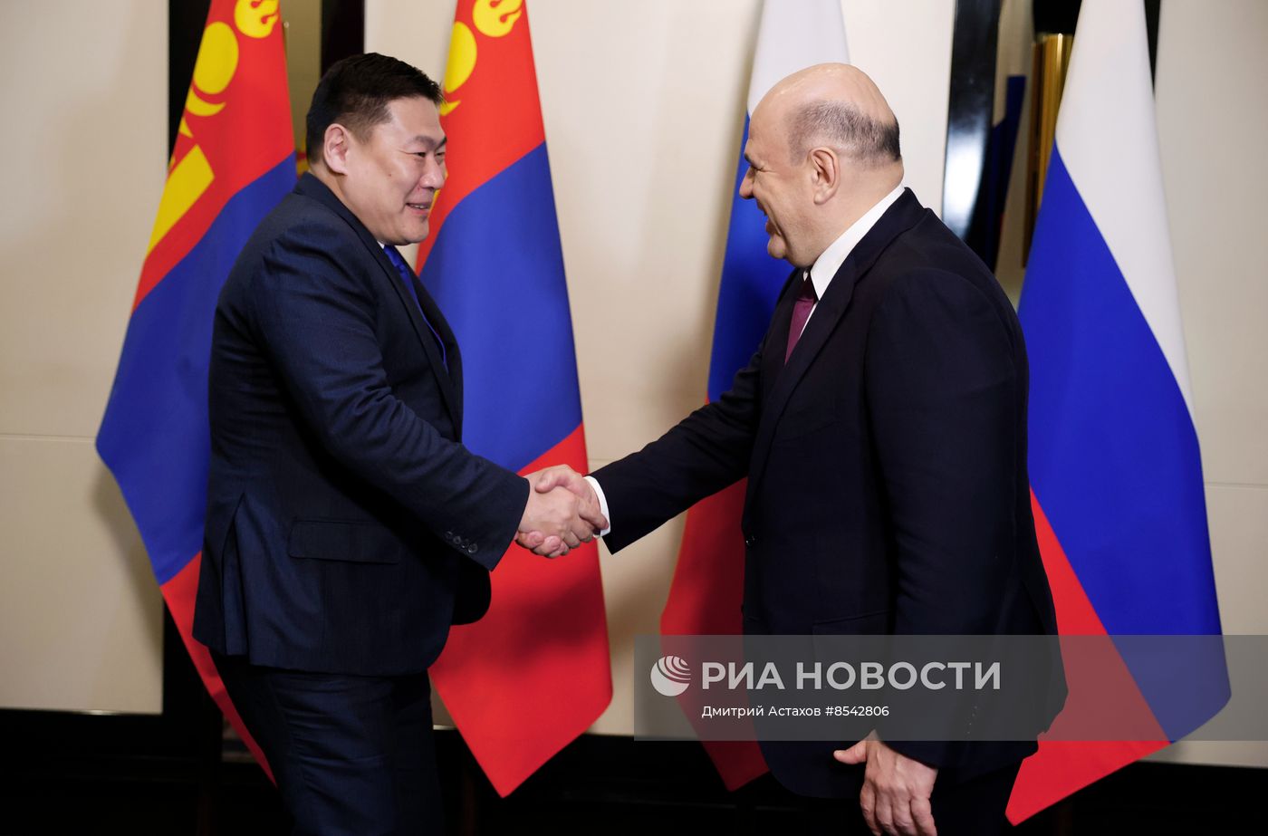 Премьер-министр РФ М. Мишустин принял участие в работе межправительственного совета стран ЕАЭС и Совета глав правительств СНГ и государств - членов ШОС в Бишкеке