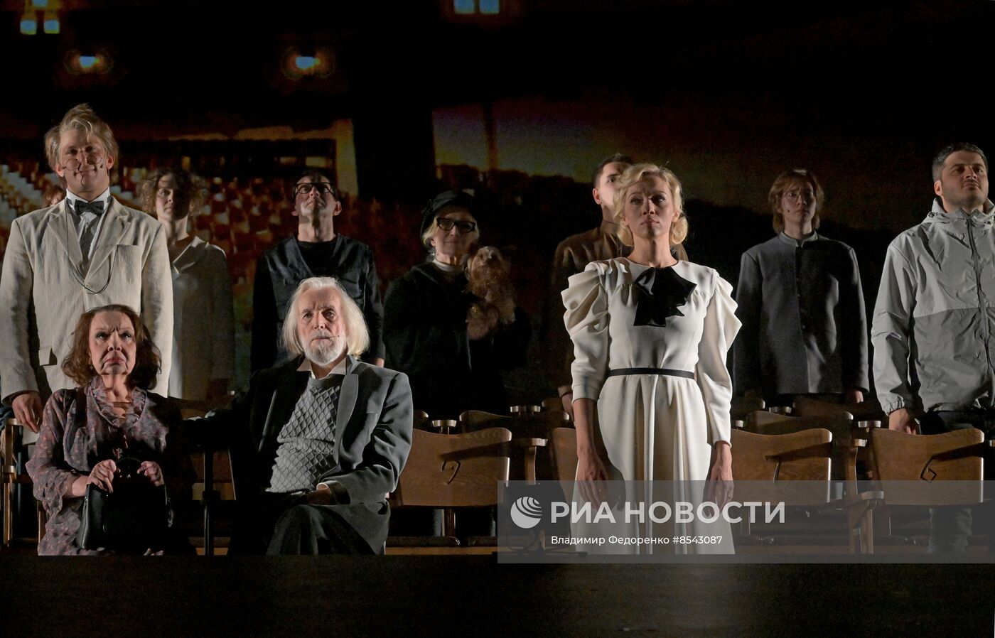 Спектакль "9 ряд. 10, 11 место" в МХТ им. А.П. Чехова